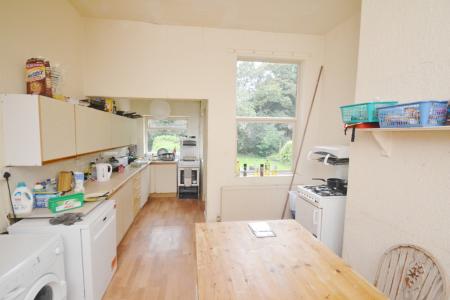 7 bedroom Semi-detached house to let in Brunswick Road, Withington, Manchester, M20