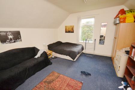 7 bedroom Semi-detached house to let in Brunswick Road, Withington, Manchester, M20