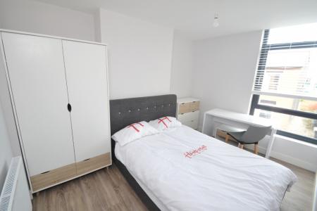 6 bedroom Flat to let in Standish Road, Fallowfield, Manchester, M14