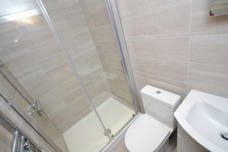 6 bedroom Flat to let in Standish Road, Fallowfield, Manchester, M14
