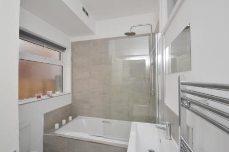 2 bedroom Flat to let in Kingswood Road, Fallowfield, Manchester, M14