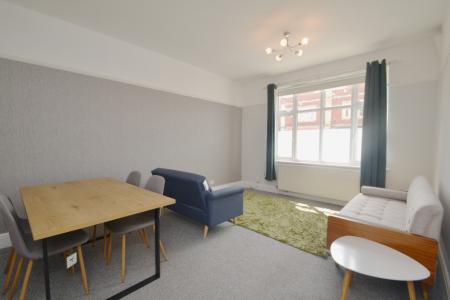 2 bedroom Flat to let in Kingswood Road, Fallowfield, Manchester, M14