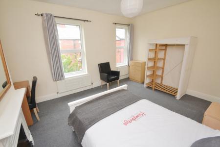 5 bedroom Terraced House to let in Mabfield Road, Fallowfield, Manchester, M14