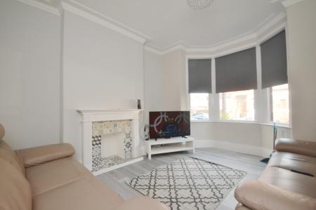 5 bedroom Semi-detached house to let in Trafalgar Road, Salford, M6
