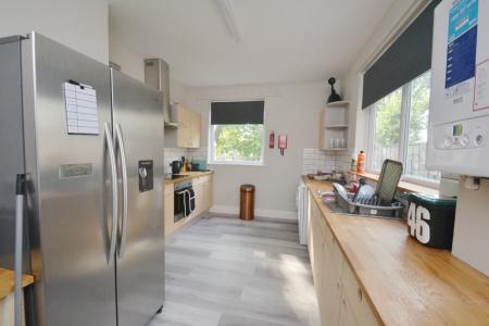 5 bedroom Semi-detached house to let in Trafalgar Road, Salford, M6