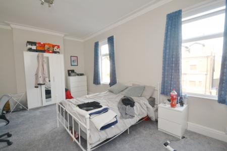 5 bedroom Semi-detached house to let in Trafalgar Road, Salford, M6