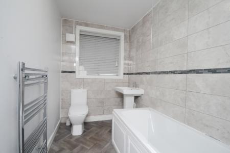 5 bedroom Flat to let in Clifton Avenue, Fallowfield, Manchester, M14