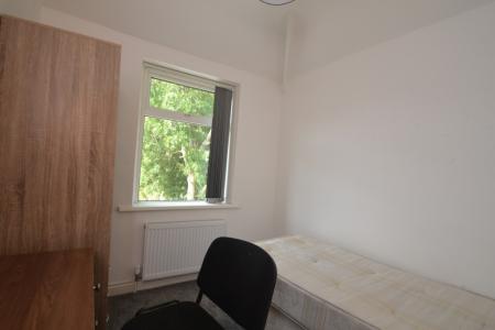 4 bedroom Detached house to let in Finchley Road, Fallowfield, Manchester, M14