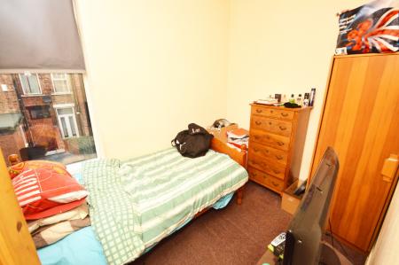 4 bedroom Detached house to let in Kathleen Grove, Rusholme, Manchester, M14