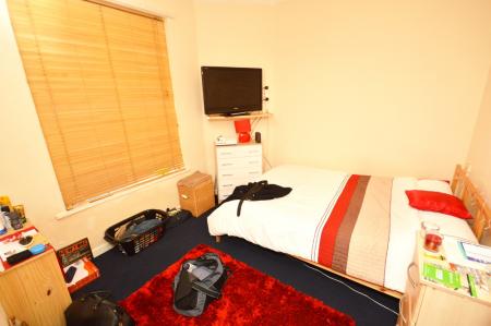 4 bedroom Detached house to let in Kathleen Grove, Rusholme, Manchester, M14