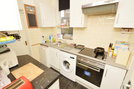 4 bedroom Detached house to let in Kathleen Grove, Rusholme, Manchester, M14