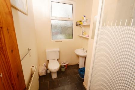 4 bedroom Terraced House to let in Kathleen Grove, Rusholme, Manchester, M14