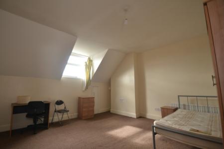 5 bedroom Semi-detached house to let in Ladybarn Lane, Fallowfield, Manchester, M14