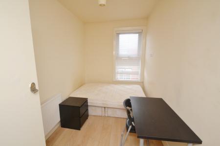 6 bedroom Terraced House to let in Mabfield Road, Fallowfield, Manchester, M14