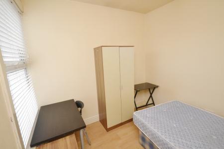 6 bedroom Terraced House to let in Mabfield Road, Fallowfield, Manchester, M14