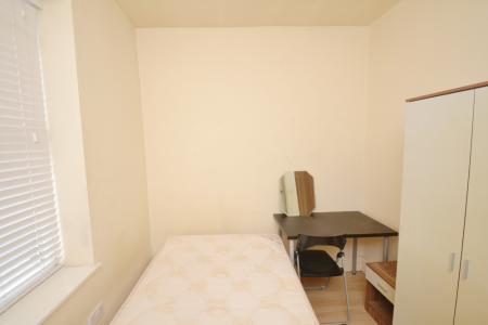 6 bedroom Terraced House to let in Mabfield Road, Fallowfield, Manchester, M14