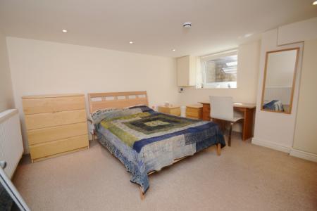 6 bedroom Detached house to let in Mauldeth Road, Fallowfield, Manchester, M14
