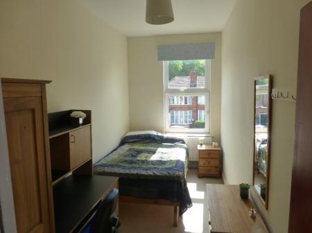 6 bedroom Detached house to let in Mauldeth Road, Fallowfield, Manchester, M14