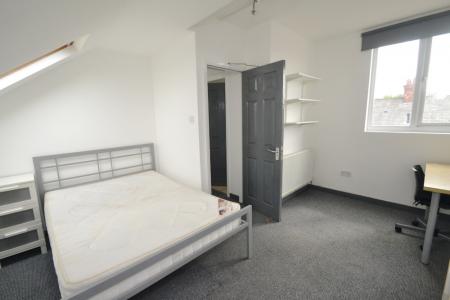 5 bedroom Terraced House to let in Moseley Road, Fallowfield, Manchester, M14