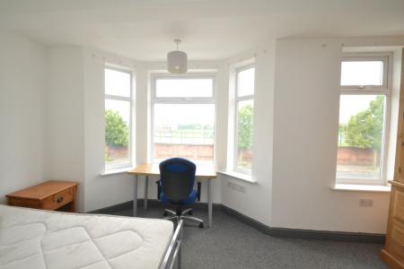 5 bedroom Terraced House to let in Moseley Road, Fallowfield, Manchester, M14