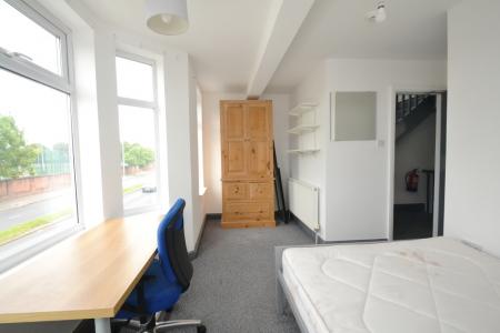 5 bedroom Terraced House to let in Moseley Road, Fallowfield, Manchester, M14