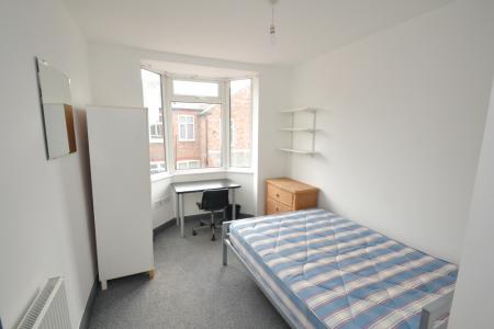 5 bedroom Terraced House to let in Moseley Road, Fallowfield, Manchester, M14