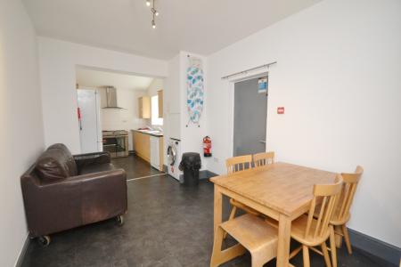 5 bedroom Terraced House to let in Moseley Road, Fallowfield, Manchester, M14