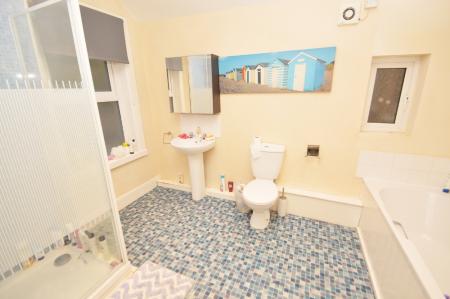 3 bedroom Detached house to let in Olivia Grove, Rusholme, Manchester, M14