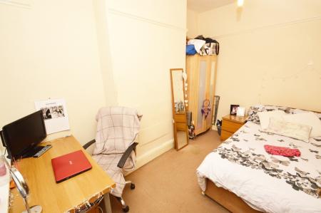 3 bedroom Detached house to let in Olivia Grove, Rusholme, Manchester, M14