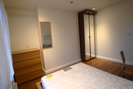 5 bedroom Flat to let in Wellington Road, Fallowfield, Manchester, M14