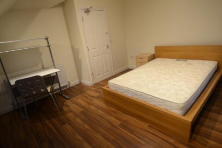 5 bedroom Flat to let in Wellington Road, Fallowfield, Manchester, M14