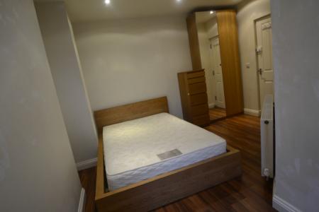 5 bedroom Flat to let in Wellington Road, Fallowfield, Manchester, M14