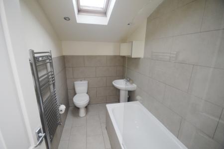 5 bedroom Flat to let in Wellington Road, Fallowfield, Manchester, M14