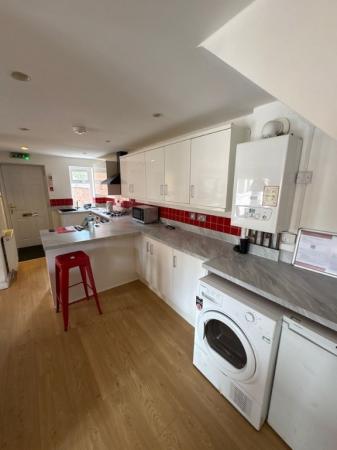 6 bedroom Semi-detached house to let in Wellington Road, Fallowfield, Manchester, M14