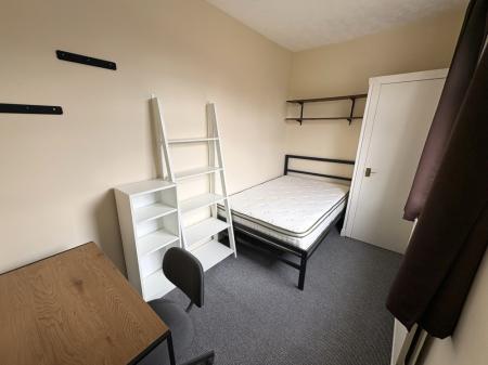 5 bedroom End of terrace house to let in Hill Street, Withington, Manchester, M20