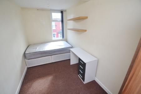 6 bedroom Terraced House to let in Braemar Road, Fallowfield, Manchester, M14