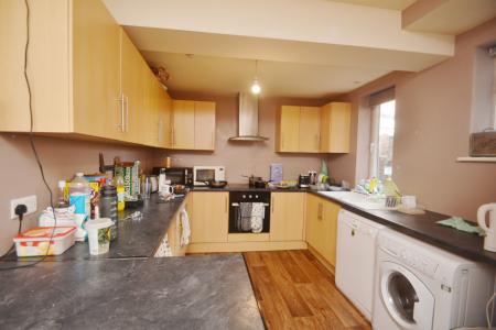 6 bedroom Terraced House to let in Braemar Road, Fallowfield, Manchester, M14