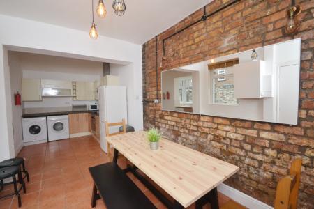 5 bedroom Terraced House to let in Braemar Road, Fallowfield, Manchester, M14