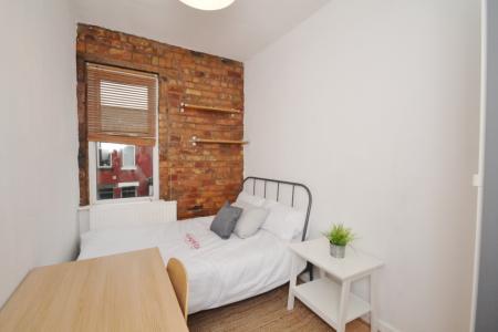 5 bedroom Terraced House to let in Braemar Road, Fallowfield, Manchester, M14