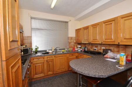 4 bedroom Semi-detached house to let in Elmsmere Road, Didsbury, Manchester, M20