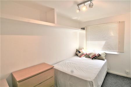 2 bedroom Flat to let in Slade Lane, Manchester, M19