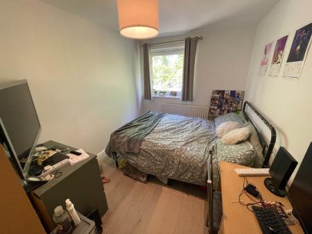 3 bedroom Flat to let in Whiteoak Road, Fallowfield, Manchester, M14