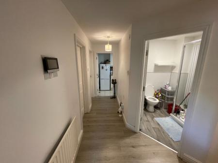 3 bedroom Flat to let in Whiteoak Road, Fallowfield, Manchester, M14