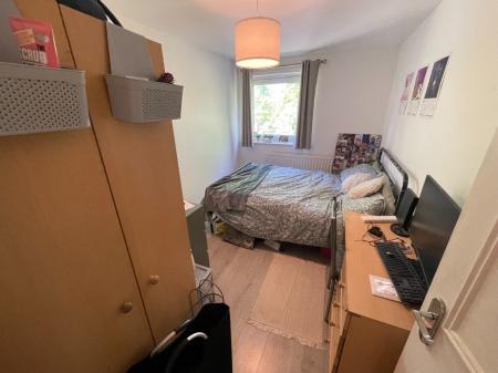 3 bedroom Flat to let in Whiteoak Road, Fallowfield, Manchester, M14