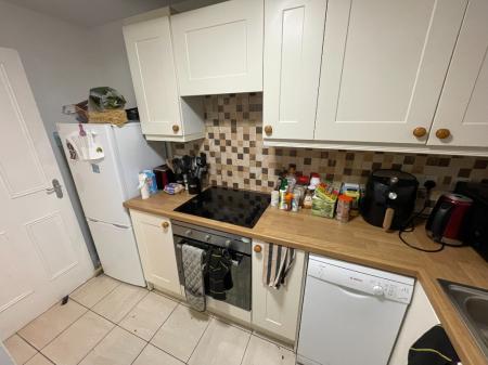 3 bedroom Flat to let in Whiteoak Road, Fallowfield, Manchester, M14