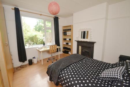 5 bedroom Semi-detached house to let in Finchley Road, Fallowfield, Manchester, M14