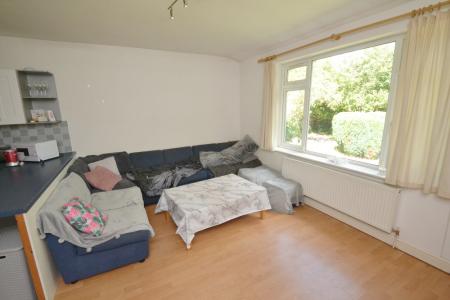 5 bedroom Semi-detached house to let in Finchley Road, Fallowfield, Manchester, M14