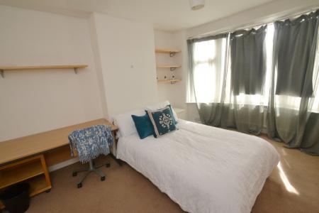 5 bedroom Semi-detached house to let in Finchley Road, Fallowfield, Manchester, M14