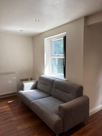 2 bedroom Flat to let in Wellington Road, Fallowfield, Manchester, M14
