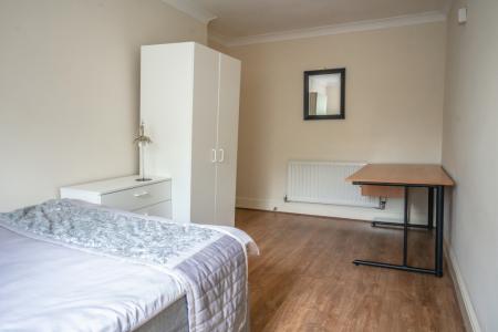 7 bedroom Town house to let in Denison Road, Victoria Park, Manchester, M14